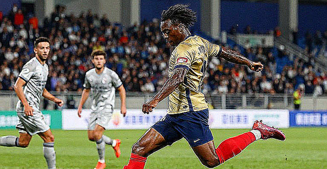 Crespo's Atlas and the Chase for 33 Points: The Record Story, and the Uncomfortable Numbers Behind It Crespo's Atlas and the Chase for 33 Points: The Record Story, and the Uncomfortable Numbers Behind It